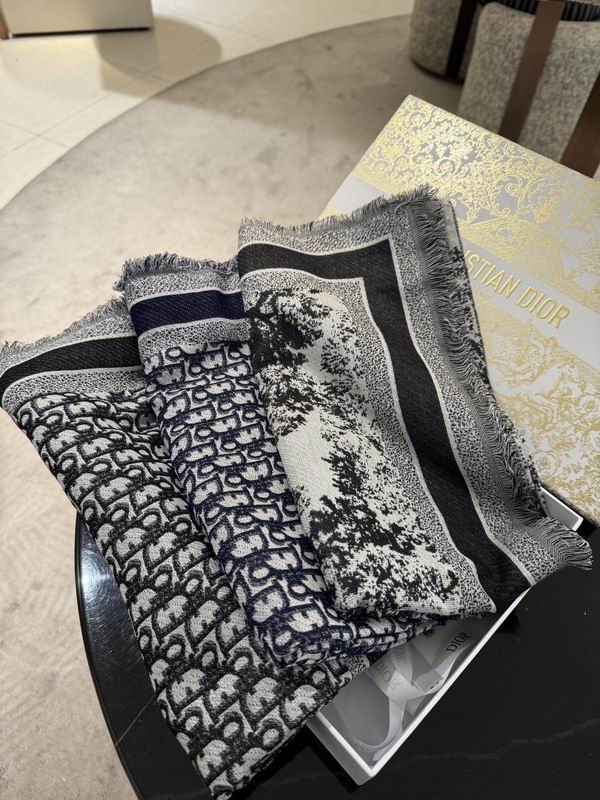 Dior Scarf 140X140cm 57%羊毛43%真丝 E121207